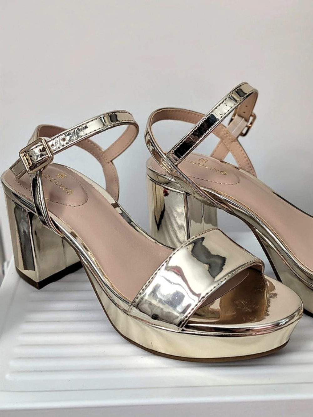 Bandolino Metallic Platform Heels US 5.5